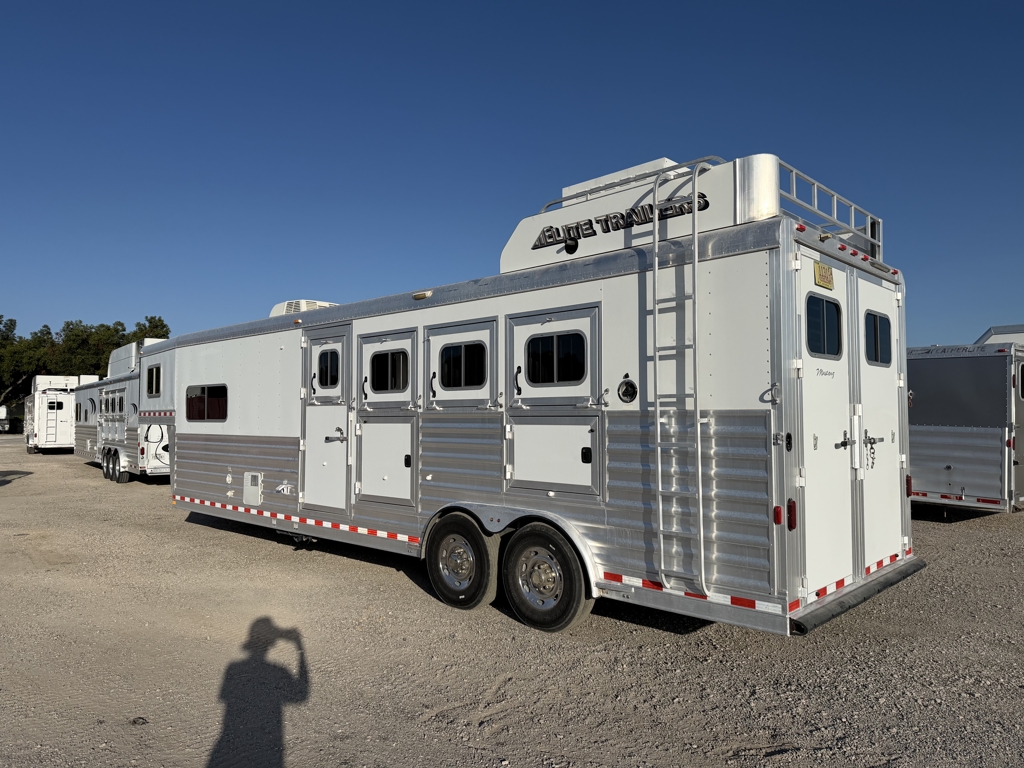 Trailer Photo 2