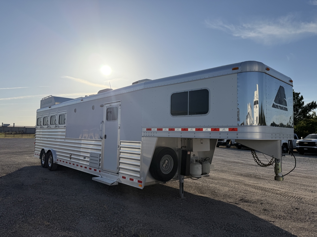 Trailer Photo 11