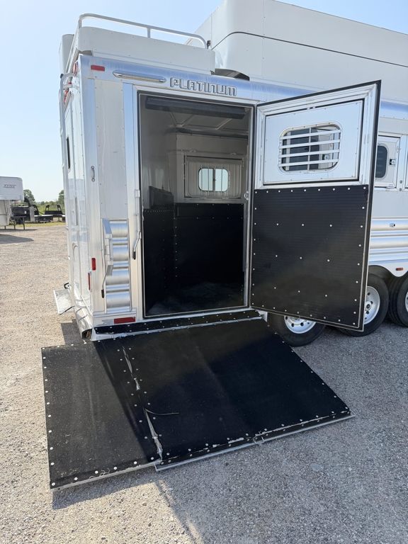 Trailer Photo 8