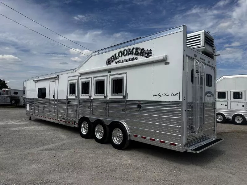 Trailer Photo 2