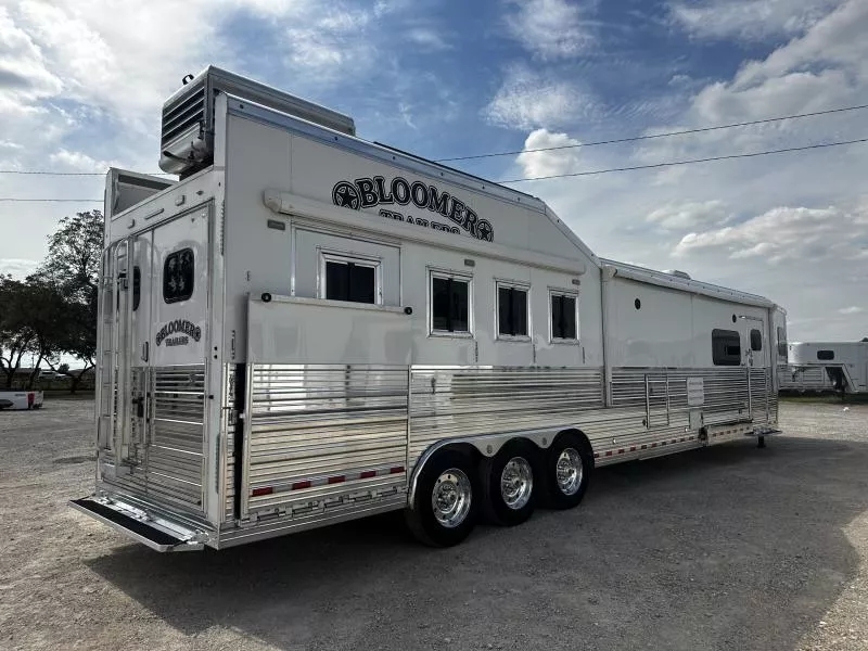 Trailer Photo 12