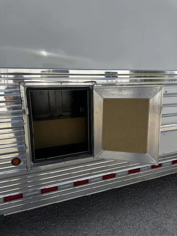 Trailer Photo 17