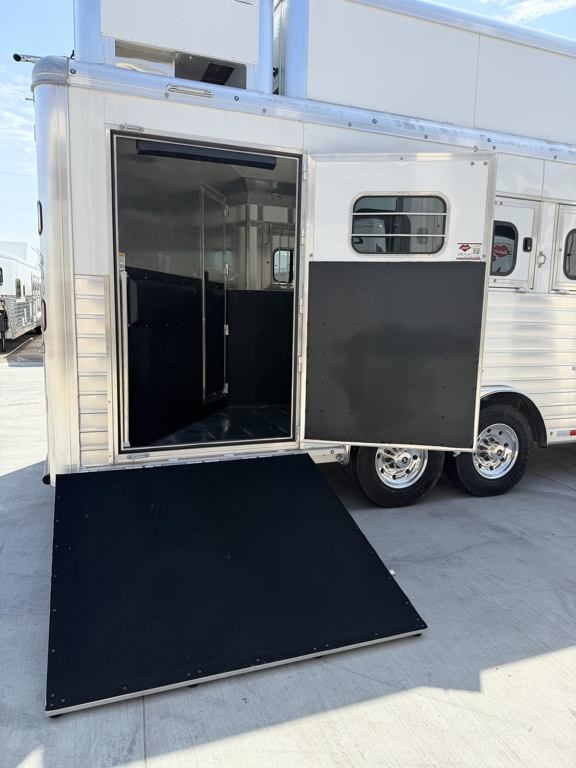 Trailer Photo 8