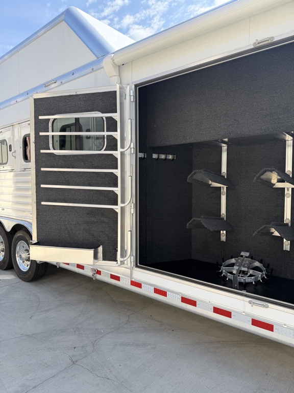 Trailer Photo 12