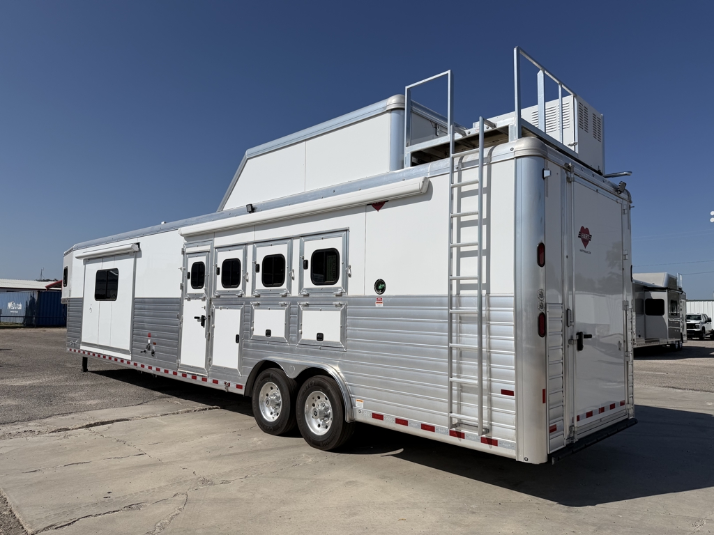 Trailer Photo 2