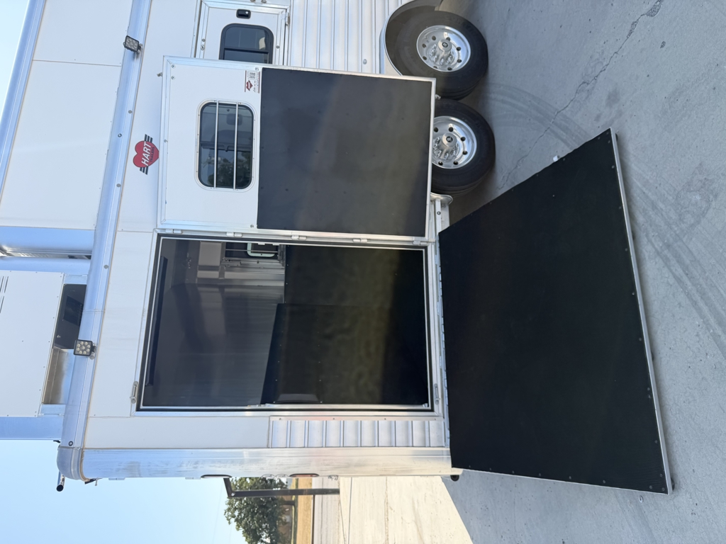 Trailer Photo 8