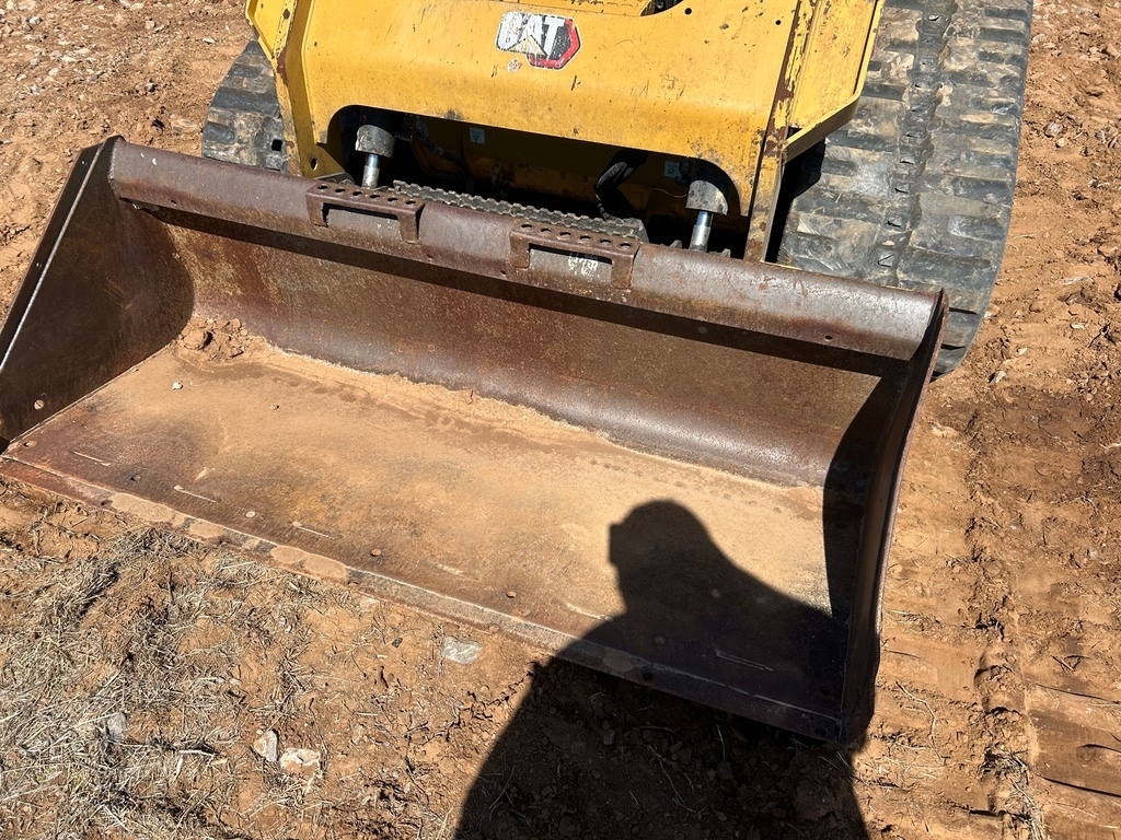 Bobcat 67" Smooth Smooth Bucket Attachment Skid Steer