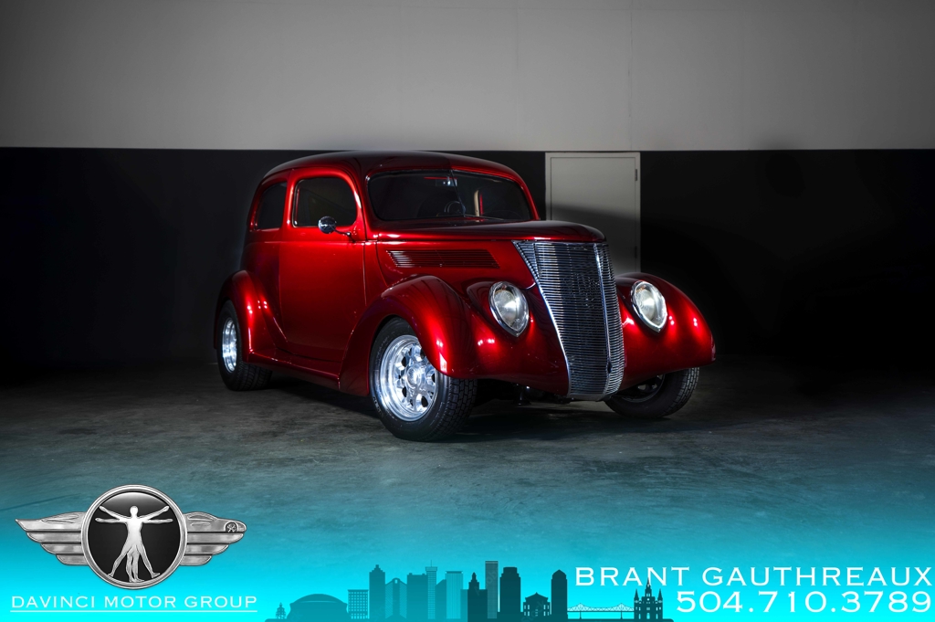 1937 Ford Tudor Humpback
