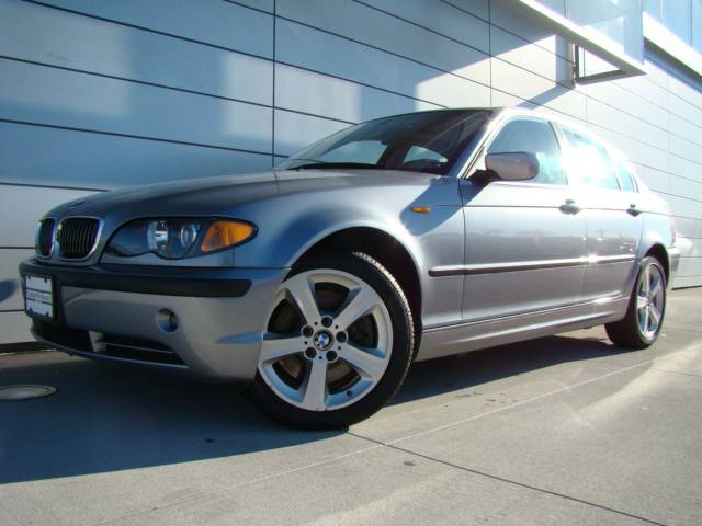 2004 BMW 3-Series 330 Sedan