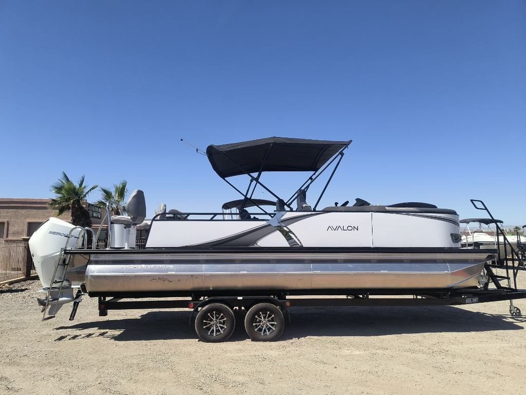 New 2025 Avalon LSZ 2385 Versatile Rear Lounger, 86403 Lake Havasu