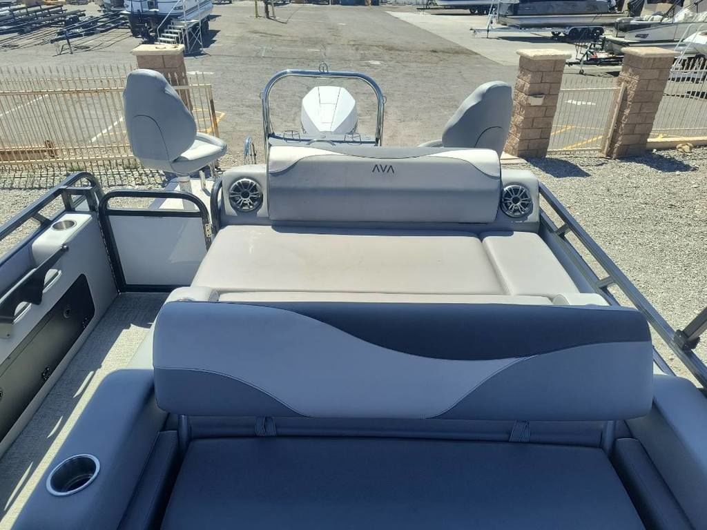 New 2025 Avalon LSZ 2385 Versatile Rear Lounger, 86403 Lake Havasu