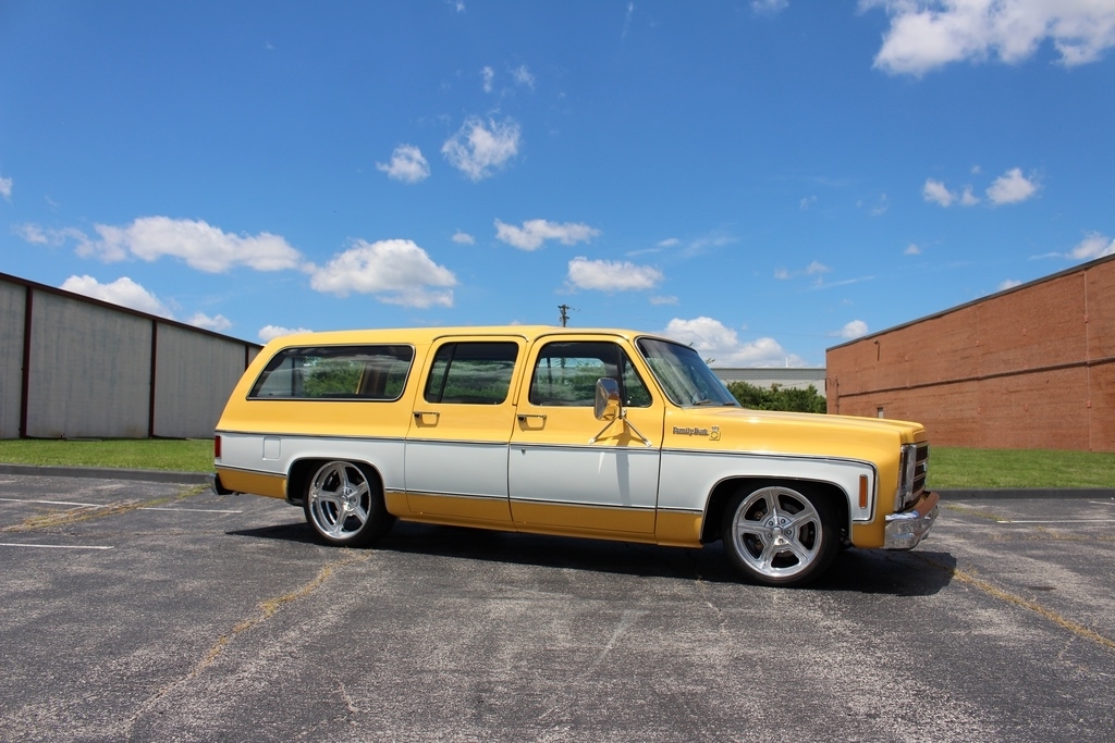 1979 Chevrolet Suburban Scottsdale "FAMILY BURB" Restomod