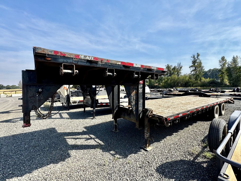 2003 TITAN 27' 20K GN FB
