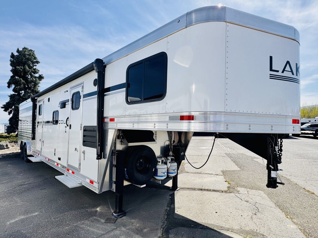 Trailer Photo 1