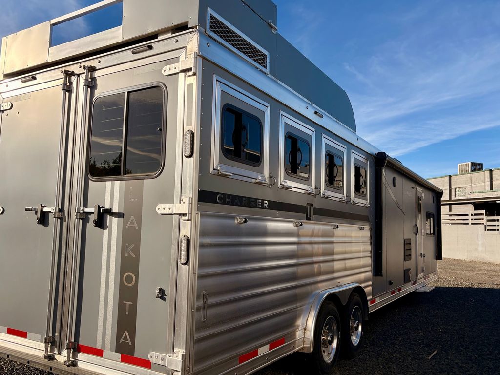 Trailer Photo 10