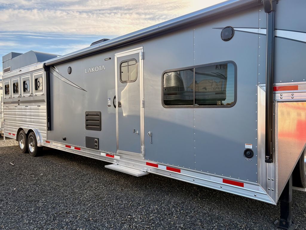 Trailer Photo 11