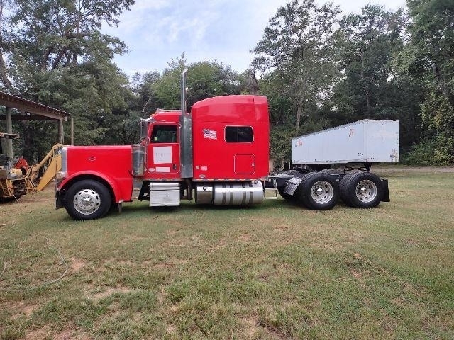 2011 Peterbilt 389 Semi Tractor