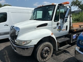 2005 International Rollback Truck