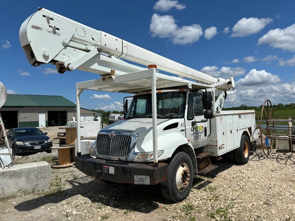 2011 International 4300 SBA Bucket Truck