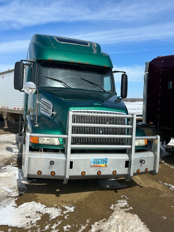 2000 Volvo Semi-Tractor