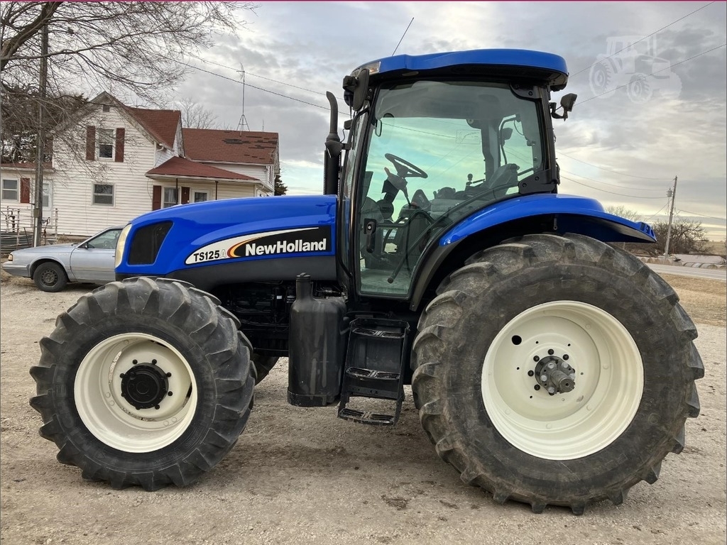 2004 New Holland TS125A Tractor