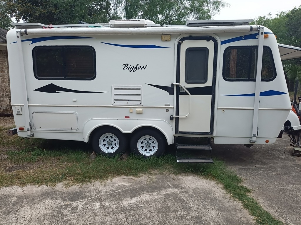 2006 Bigfoot 2500 Series 25B 21RB