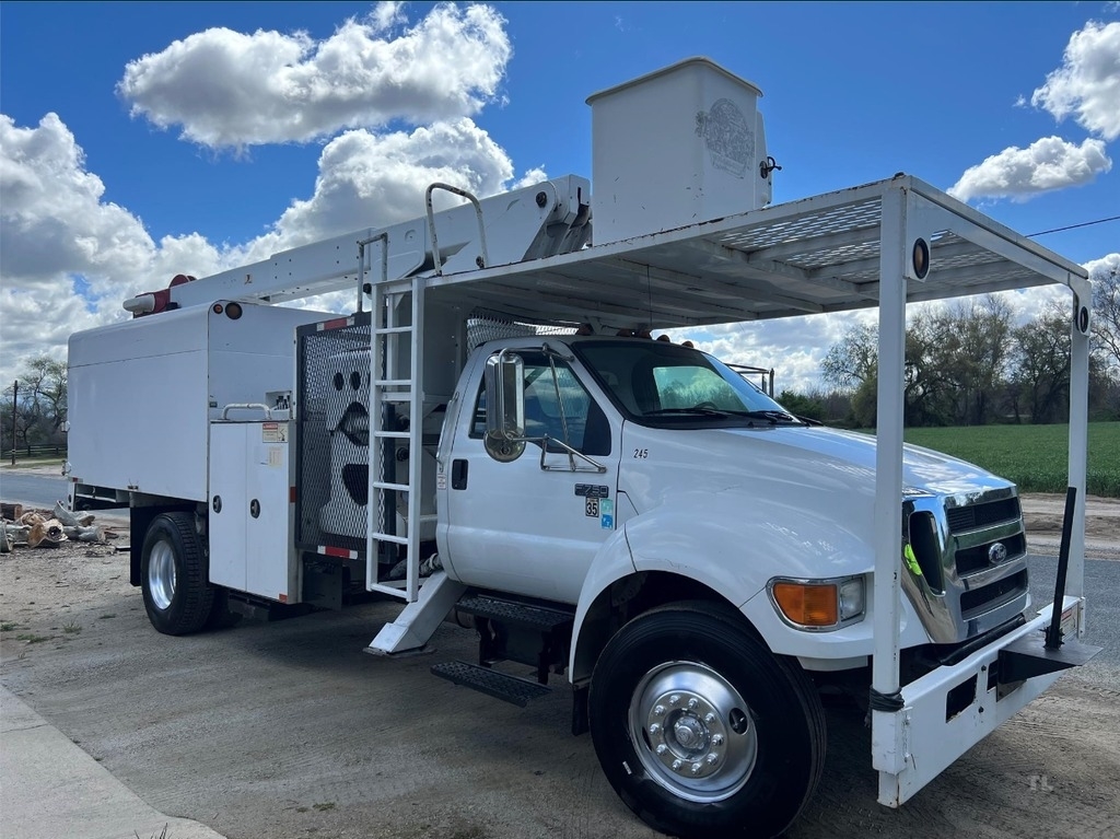 2009 Ford F750 Forestry Bucket Truck