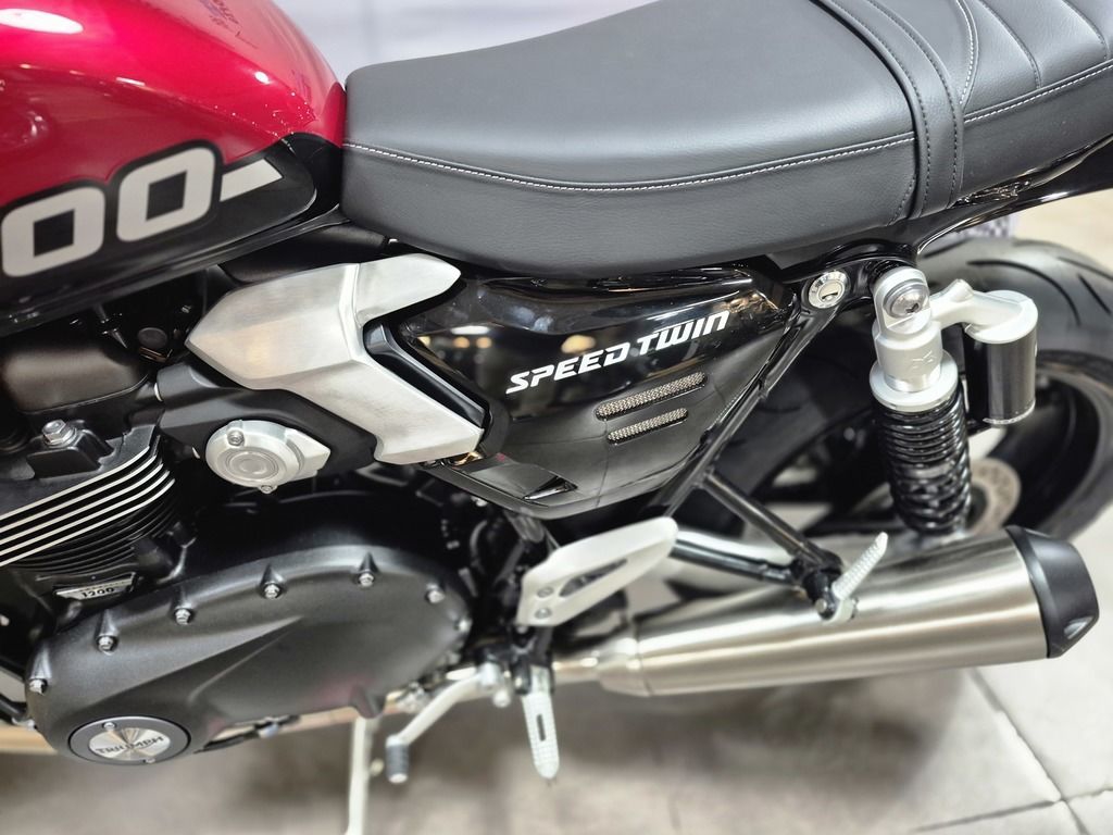 New 2026 RED/BLACK Triumph Base image 4