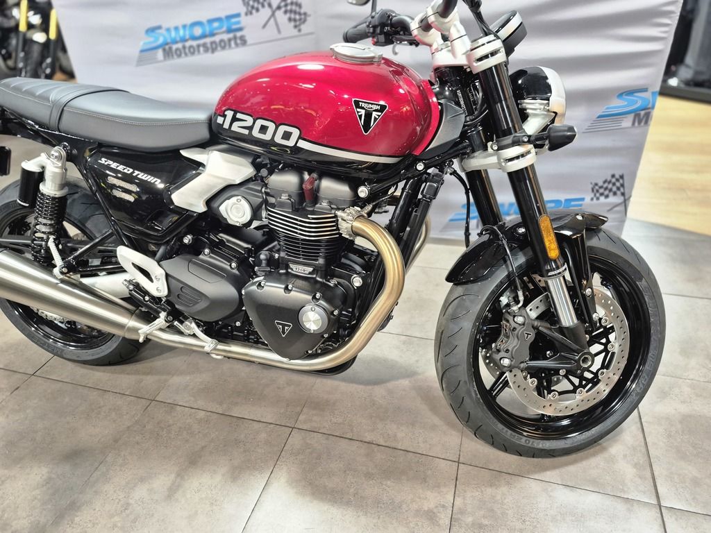 New 2026 RED/BLACK Triumph Base image 8