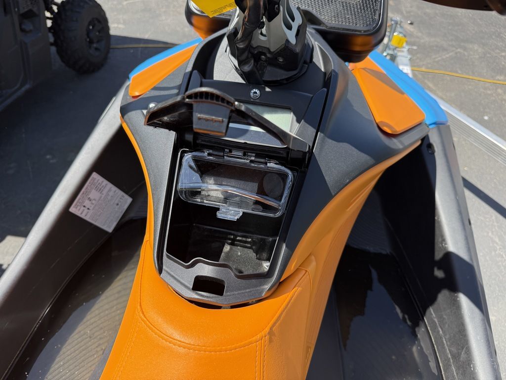 New 2026 Sea-Doo Spark Trixx For 1 Rotax 900 ACE - 90 Ibr And Au