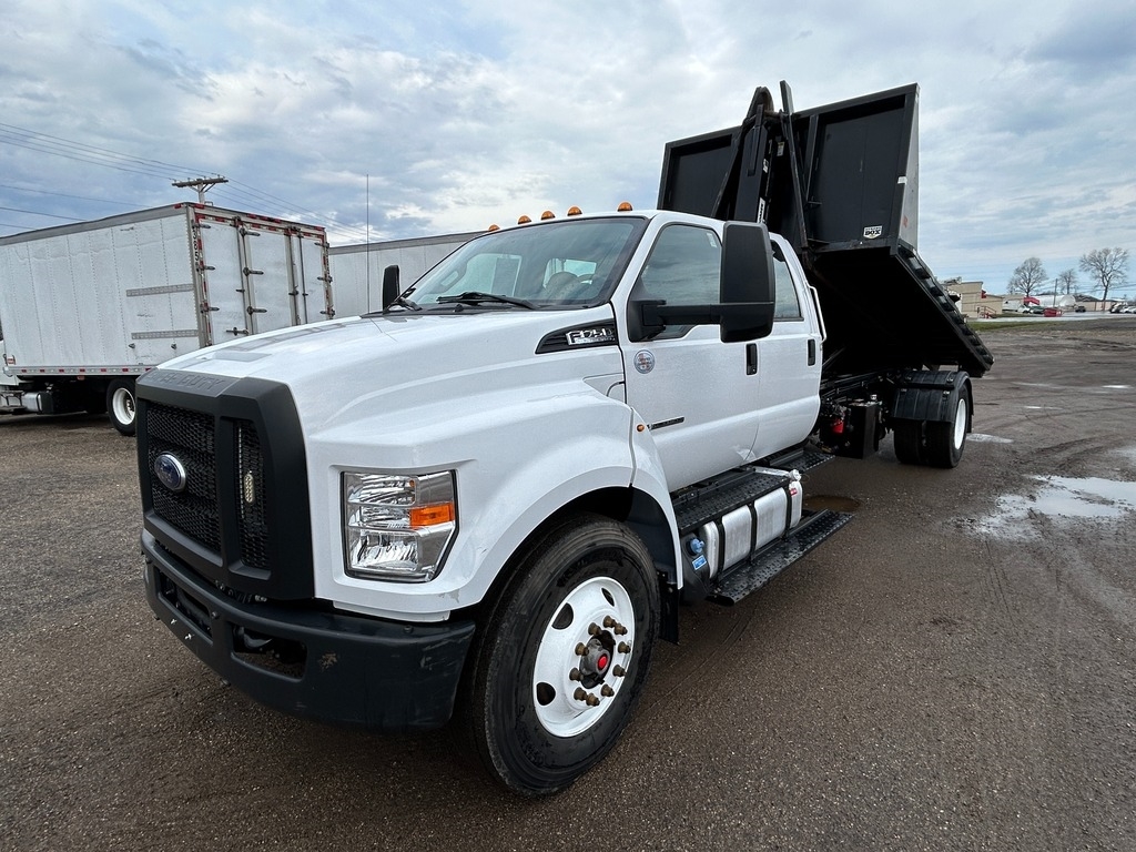 2022 Ford F750 Super Duty HOOKLIFT