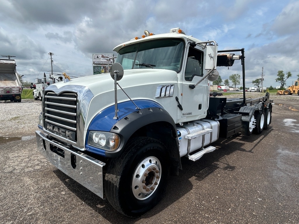 2013 Mack GU713 Rolloff