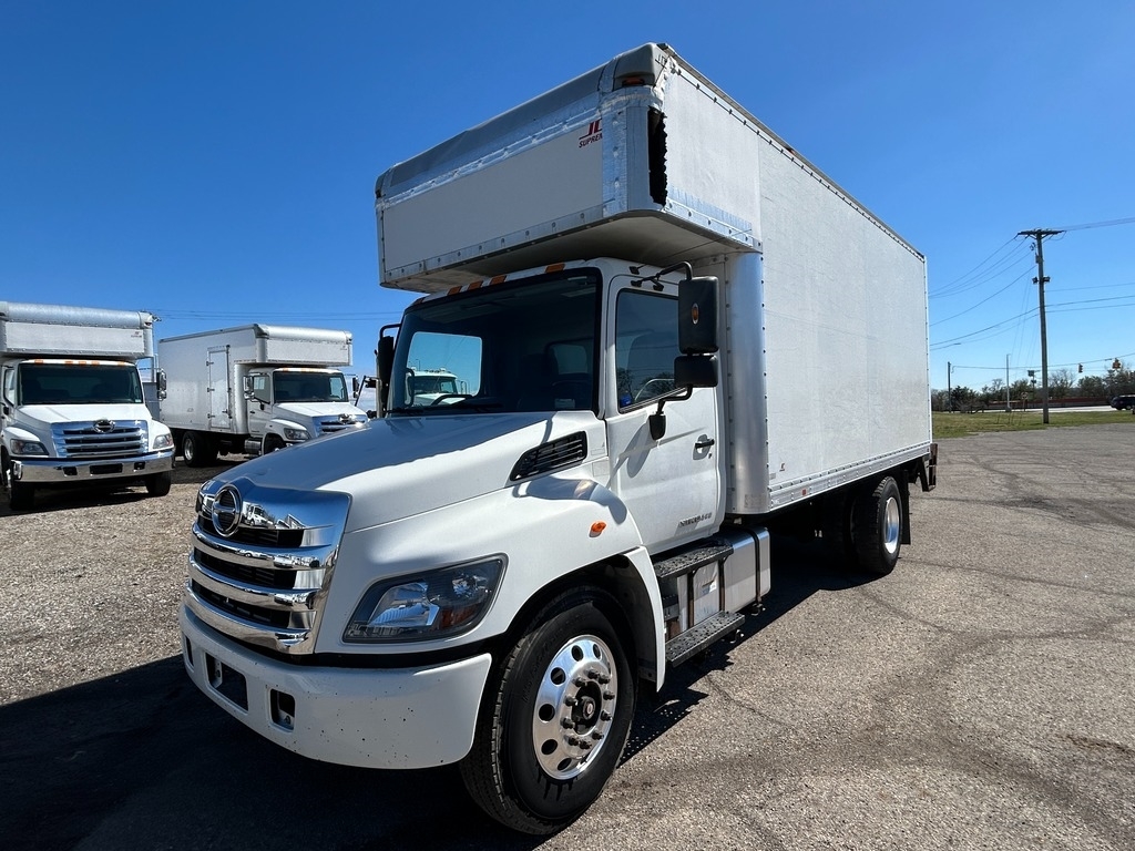 2015 Hino 268 Box Truck 18ft.