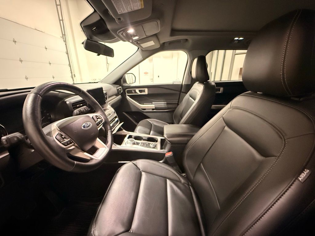 2023 Ford Explorer XLT - Photo 16