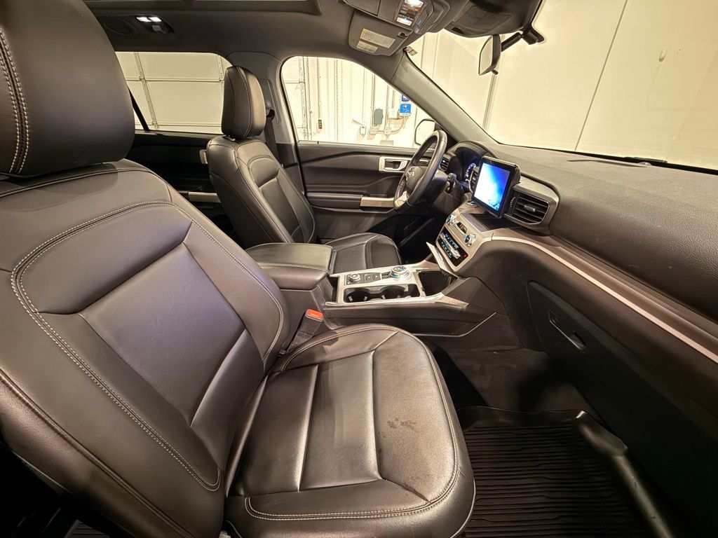 2023 Ford Explorer XLT - Photo 29