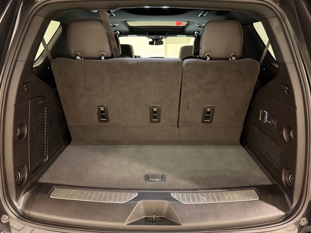 2024 GMC Yukon AT4 - Photo 10