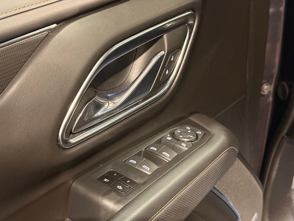 2024 GMC Yukon AT4 - Photo 16