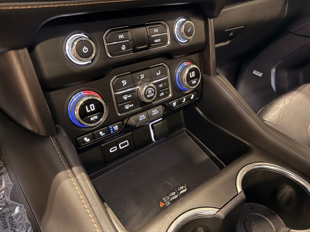 2024 GMC Yukon AT4 - Photo 31