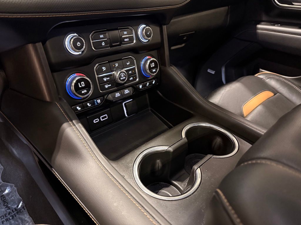 2024 GMC Yukon AT4 - Photo 32