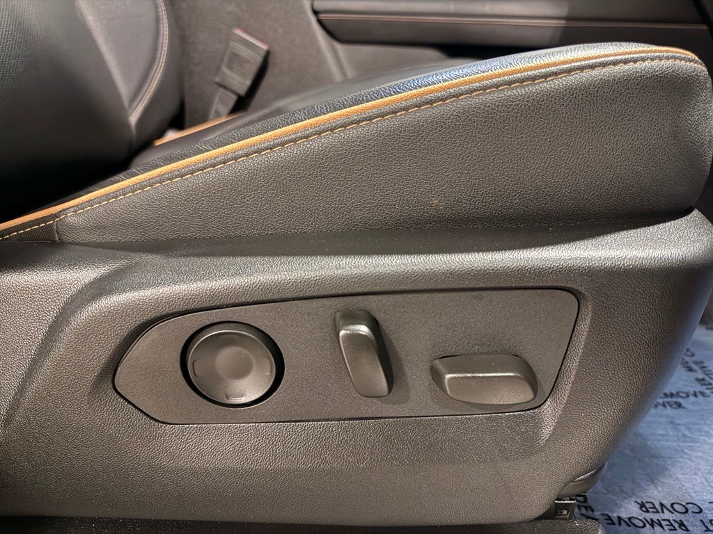2024 GMC Yukon AT4 - Photo 38
