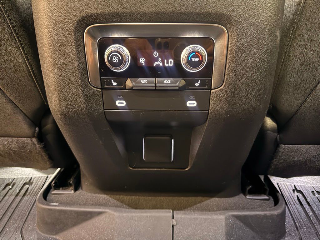 2024 GMC Yukon AT4 - Photo 40