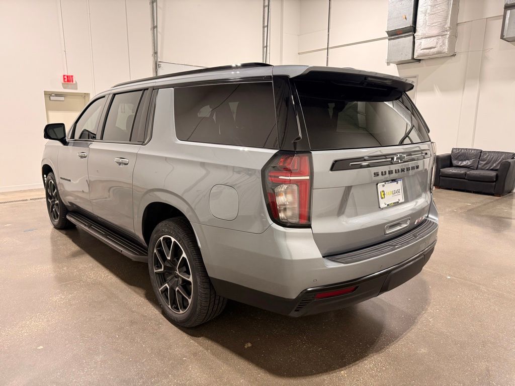 2024 Chevrolet Suburban RST - Photo 7