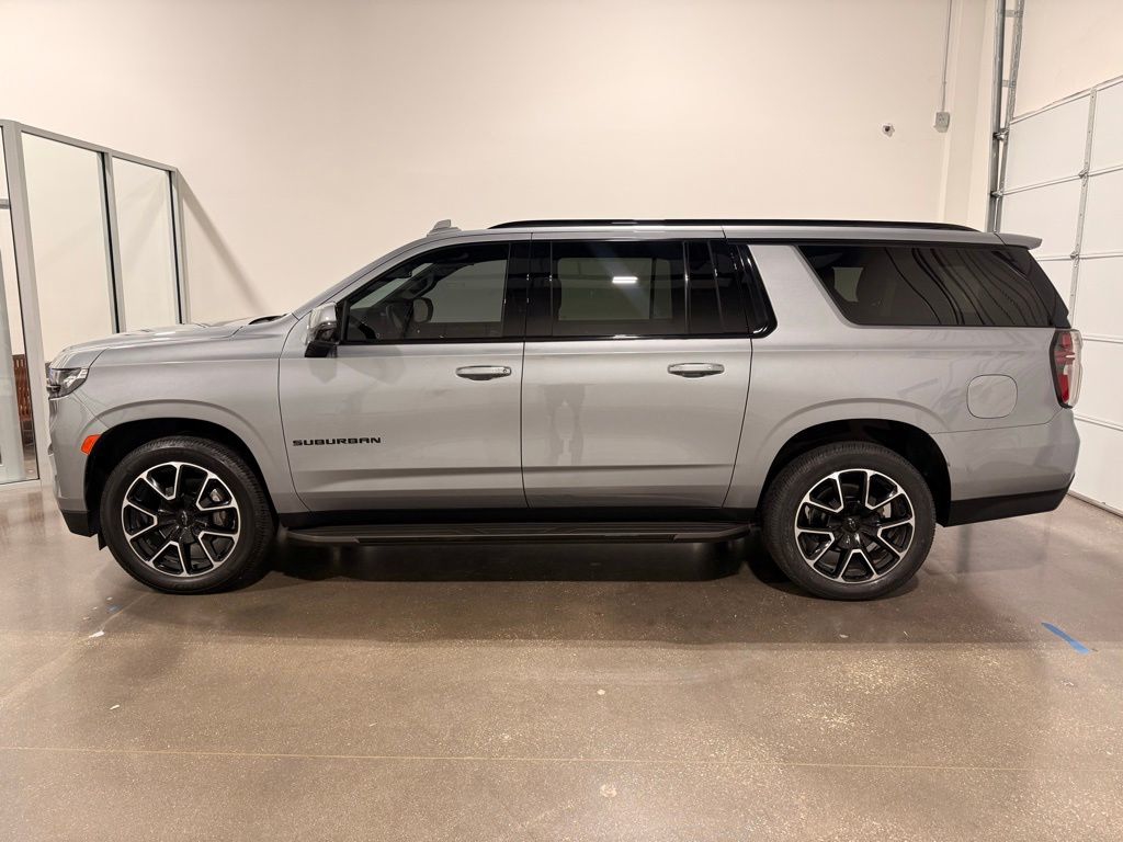 2024 Chevrolet Suburban RST - Photo 8