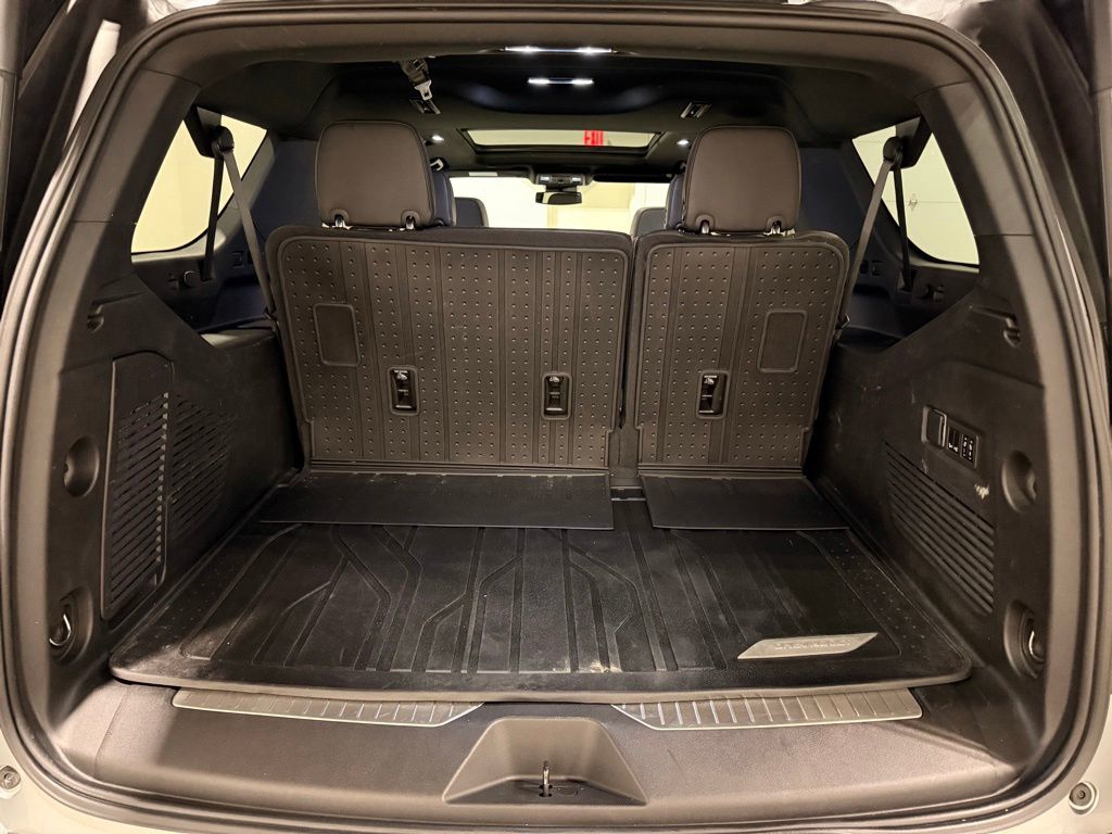 2024 Chevrolet Suburban RST - Photo 10