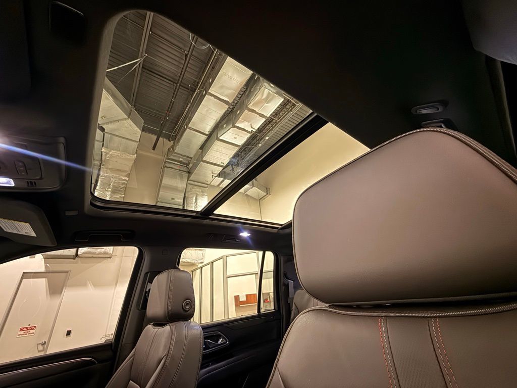 2024 Chevrolet Suburban RST - Photo 18