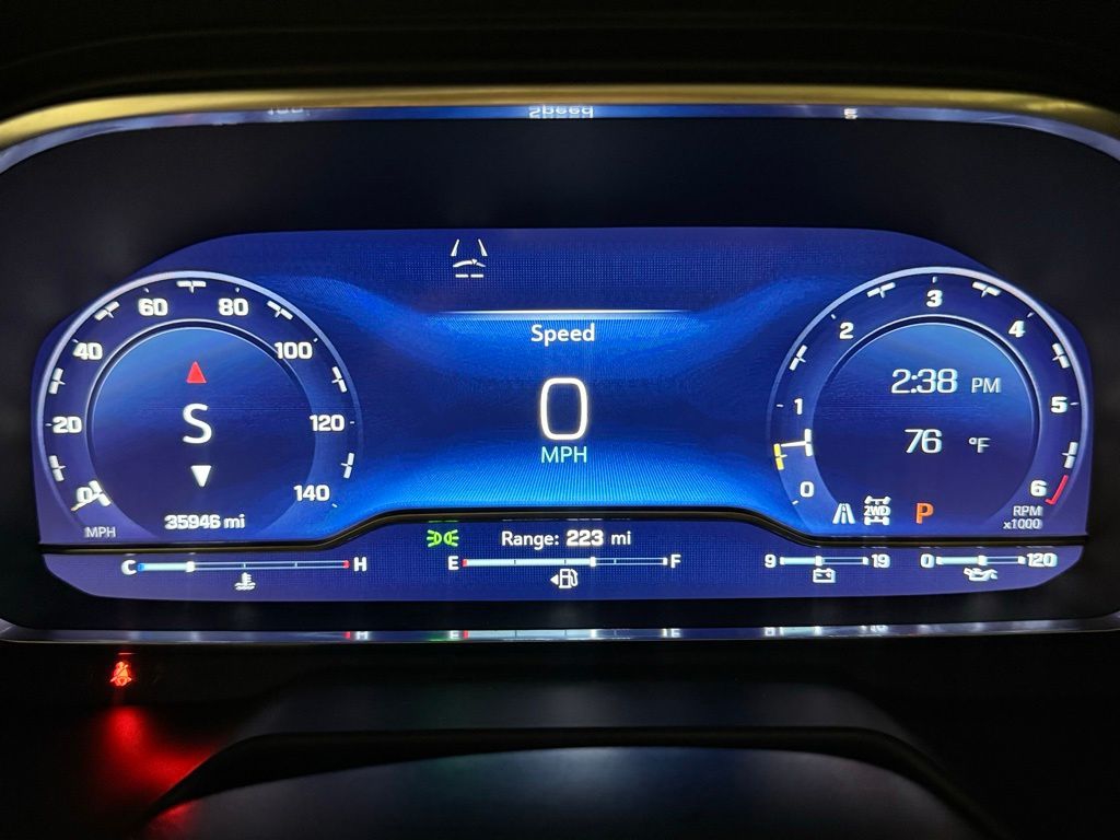 2024 Chevrolet Suburban RST - Photo 19