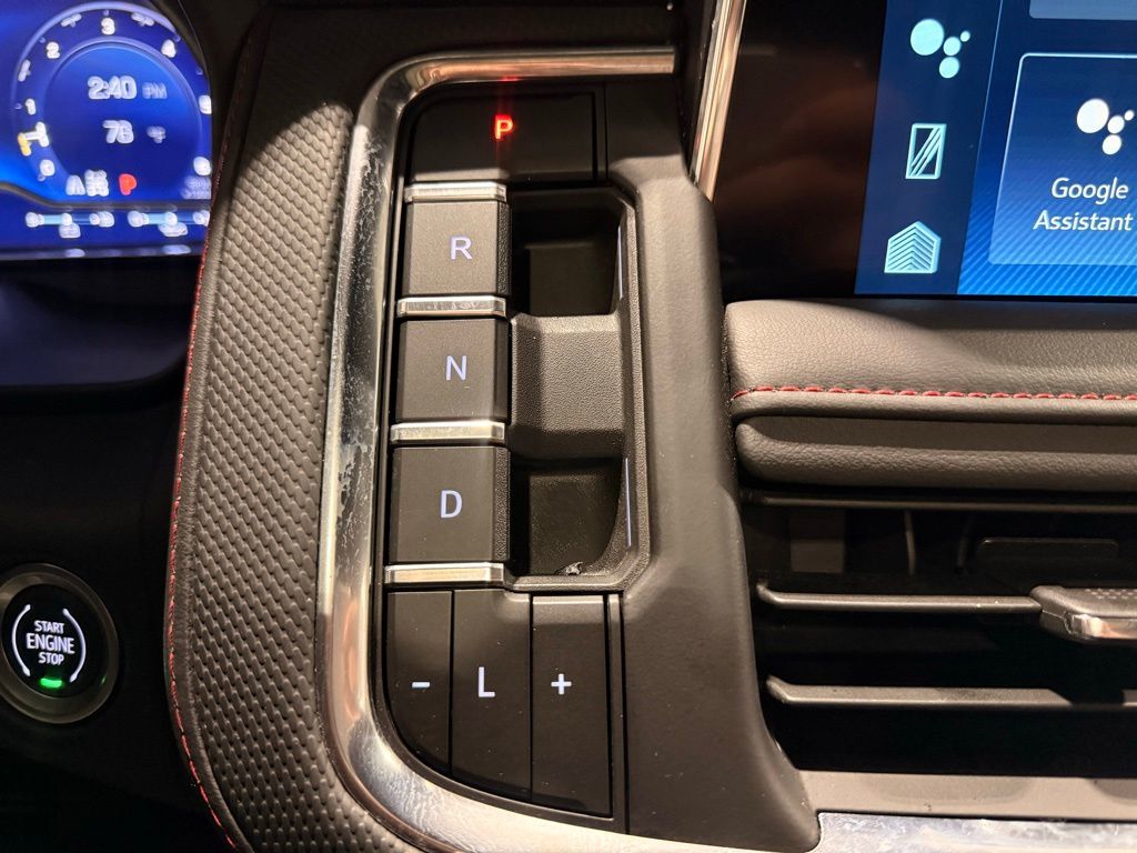 2024 Chevrolet Suburban RST - Photo 25