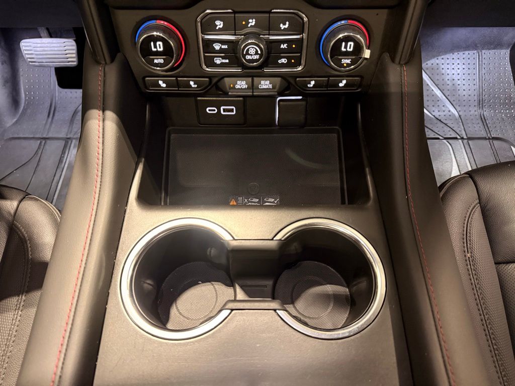 2024 Chevrolet Suburban RST - Photo 27