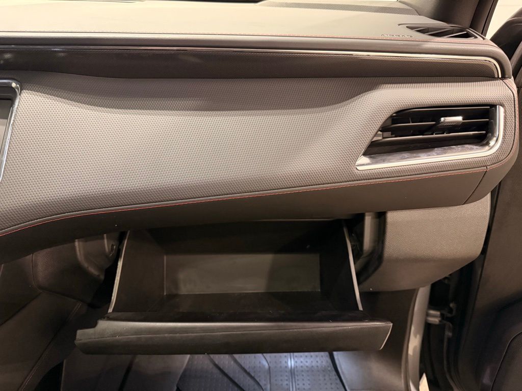 2024 Chevrolet Suburban RST - Photo 31