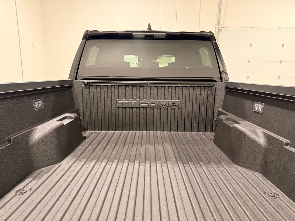2026 Toyota Tacoma TRD Off Road - Photo 10